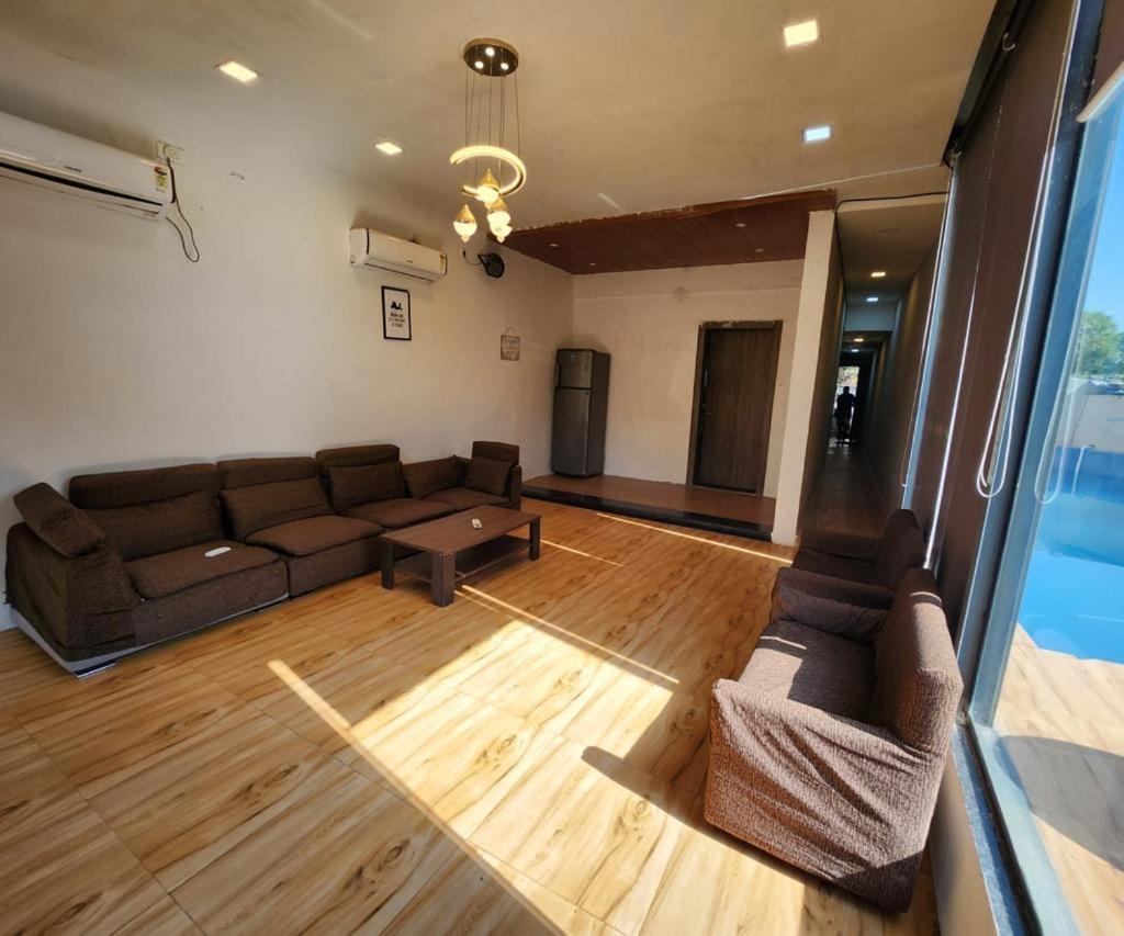Aaradhya Villa 5 Bhk Ovala Thane Kolshet エクステリア 写真